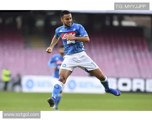 帕特罗纳图与防卫者的激烈对决揭示了足球战术的新趋势与精彩瞬间 帕特罗纳图与防卫者的激烈对决揭示了足球战术的新趋势与精彩瞬间