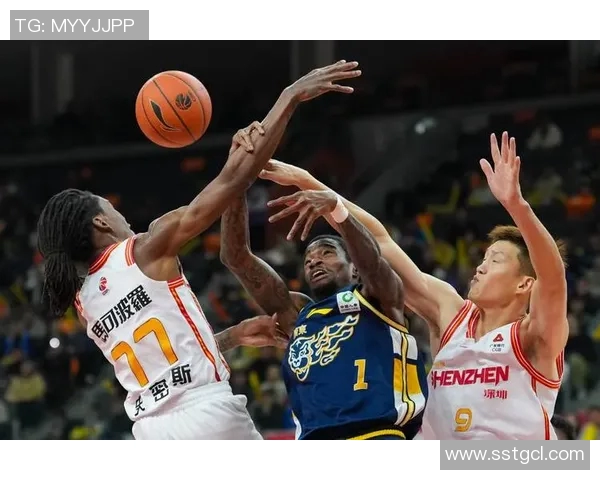 广东队迎战深圳马可波罗全力争胜展现篮球魅力与团队精神 广东队迎战深圳马可波罗全力争胜展现篮球魅力与团队精神