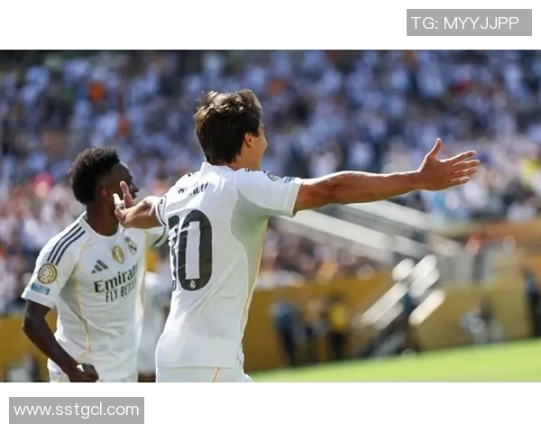 皇马与切尔西球迷激情对决谁能在球场上赢得荣耀与尊重 皇马与切尔西球迷激情对决谁能在球场上赢得荣耀与尊重